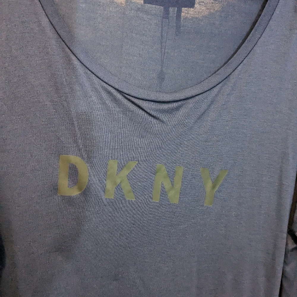 DKNY, NEW, shirt with sheer bottom, size XL, FINAL PRICE DROP 💧💧💧💧 - Picture 8 of 8